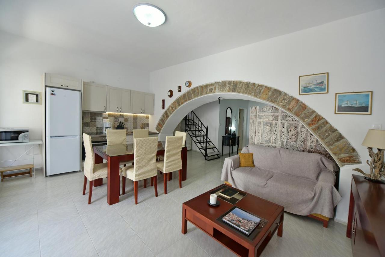 Arco I/ Downtown Rustic Apartment/4 Min From Port Hydra  Exterior photo