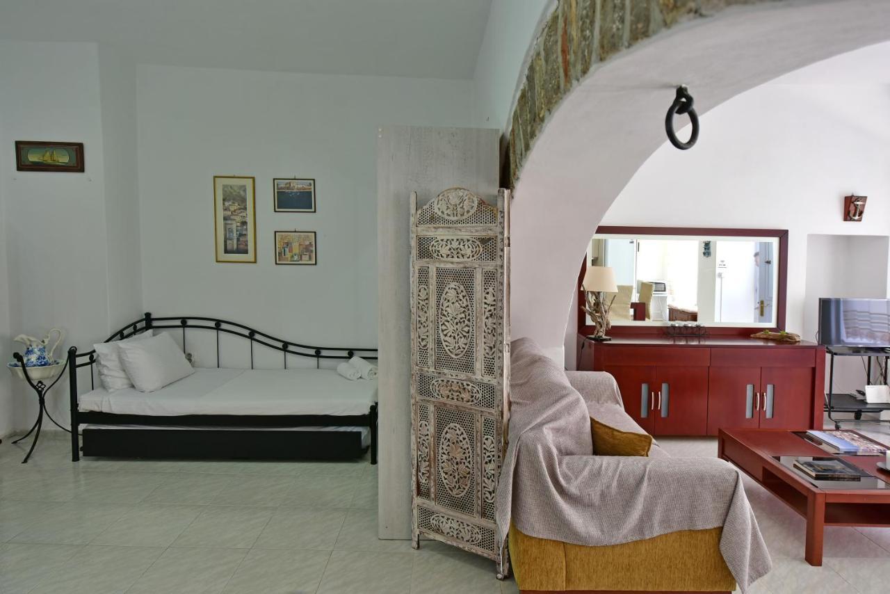 Arco I/ Downtown Rustic Apartment/4 Min From Port Hydra  Exterior photo
