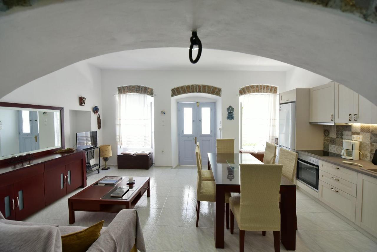 Arco I/ Downtown Rustic Apartment/4 Min From Port Hydra  Exterior photo