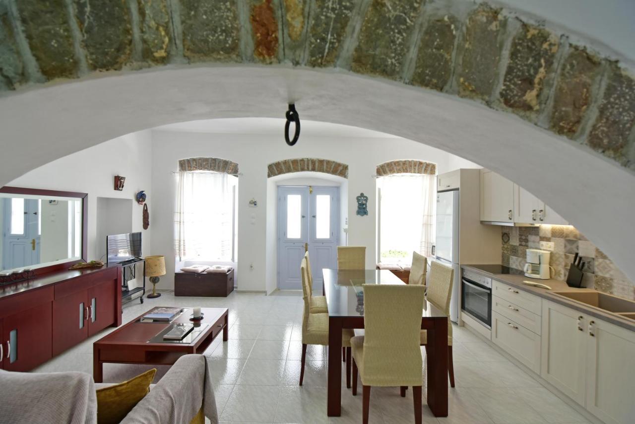 Arco I/ Downtown Rustic Apartment/4 Min From Port Hydra  Exterior photo