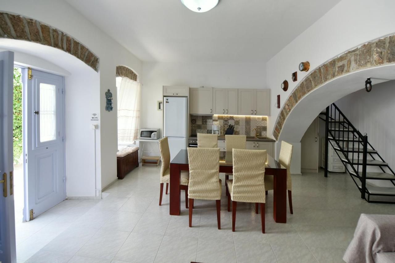 Arco I/ Downtown Rustic Apartment/4 Min From Port Hydra  Exterior photo
