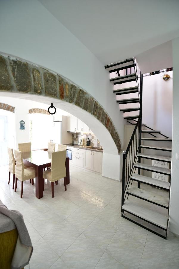 Arco I/ Downtown Rustic Apartment/4 Min From Port Hydra  Exterior photo