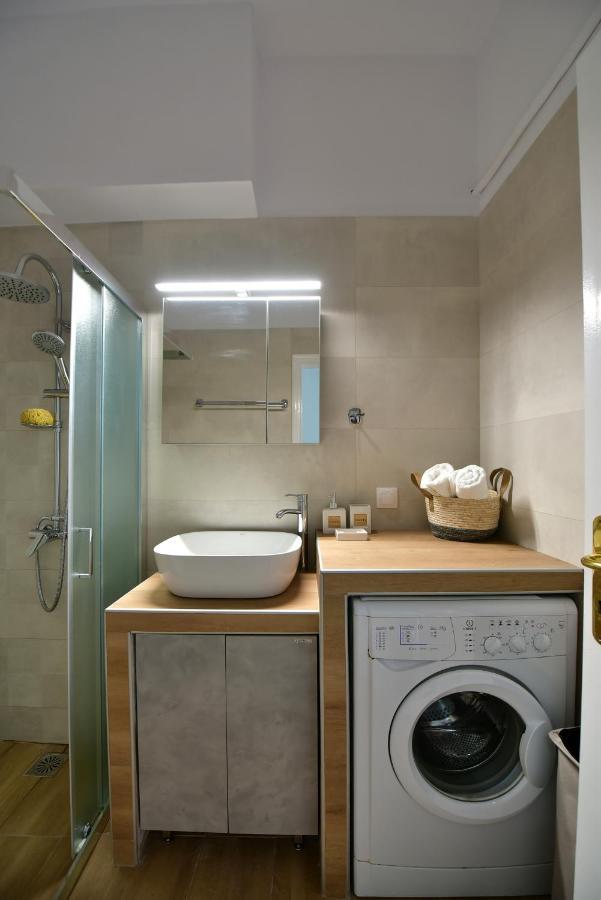Arco I/ Downtown Rustic Apartment/4 Min From Port Hydra  Exterior photo