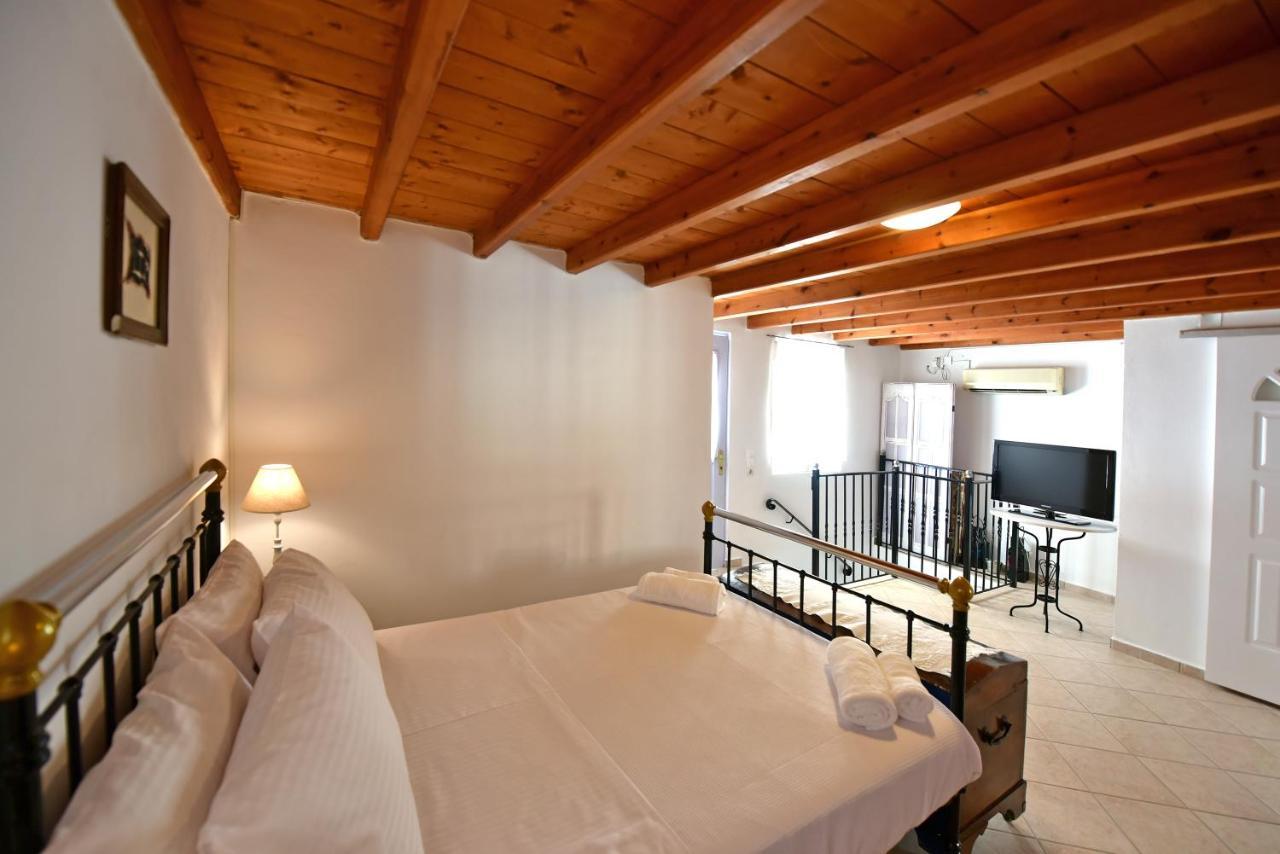 Arco I/ Downtown Rustic Apartment/4 Min From Port Hydra  Exterior photo
