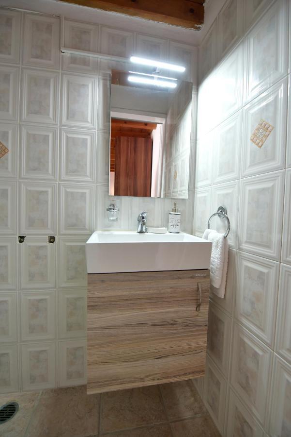 Arco I/ Downtown Rustic Apartment/4 Min From Port Hydra  Exterior photo