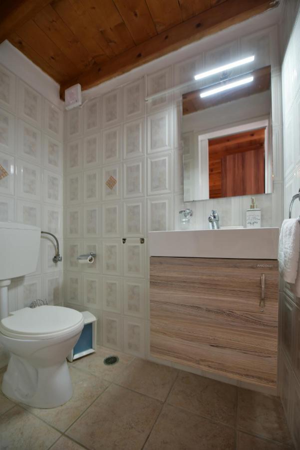 Arco I/ Downtown Rustic Apartment/4 Min From Port Hydra  Exterior photo