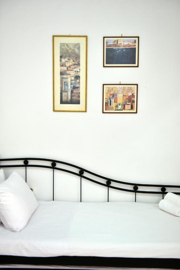 Arco I/ Downtown Rustic Apartment/4 Min From Port Hydra  Exterior photo